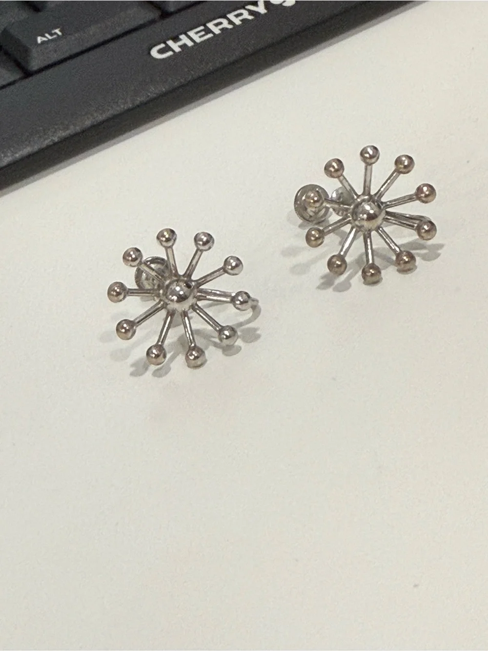 Beau Sterling Signed Sterling Silver Starburst Screw-Back Earrings (read)